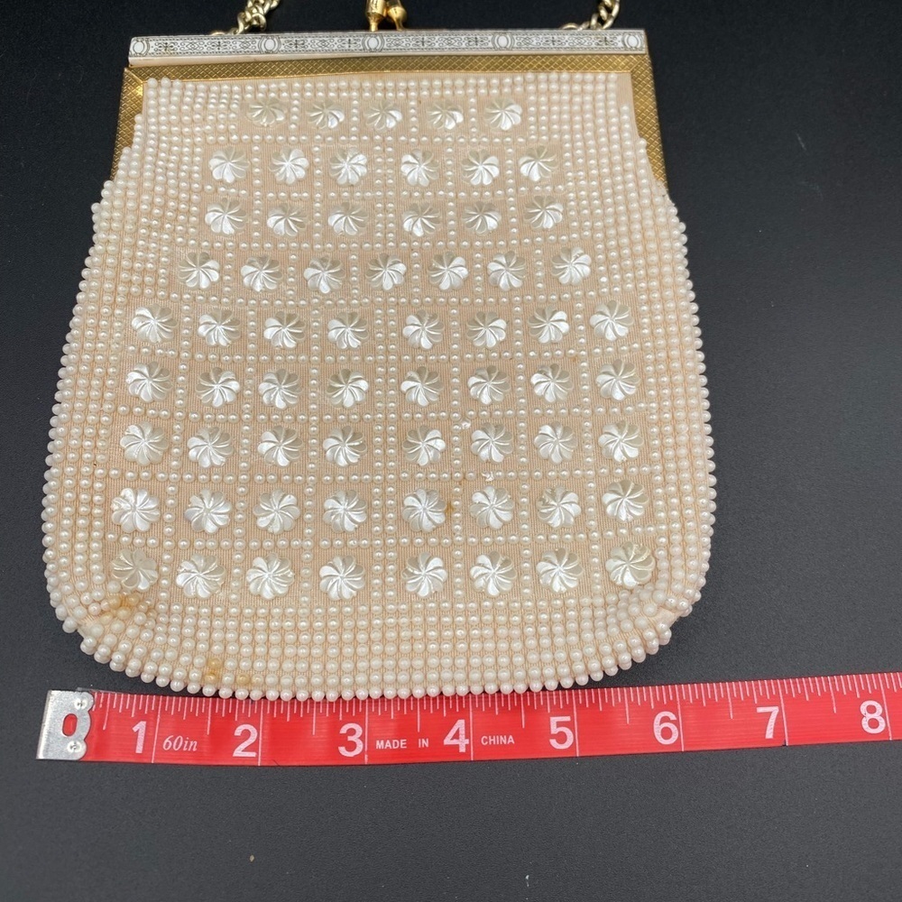 Vintage Small Ivory Beaded Daisy evening bag Chain Strap Kiss Lock handmade - Picture 9 of 10
